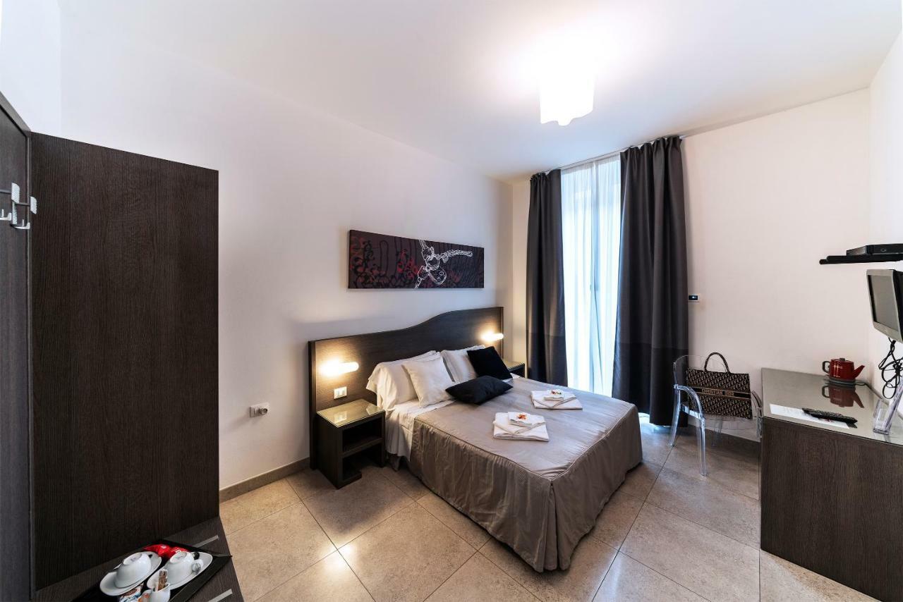 Hotel Urban Chic House 2.0 La Spezia Esterno foto